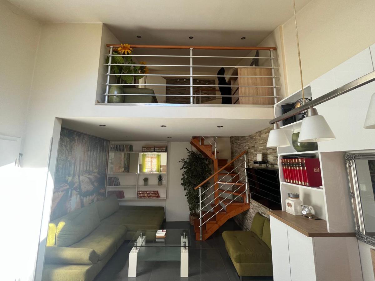Hiza Apartment Пула Екстериор снимка